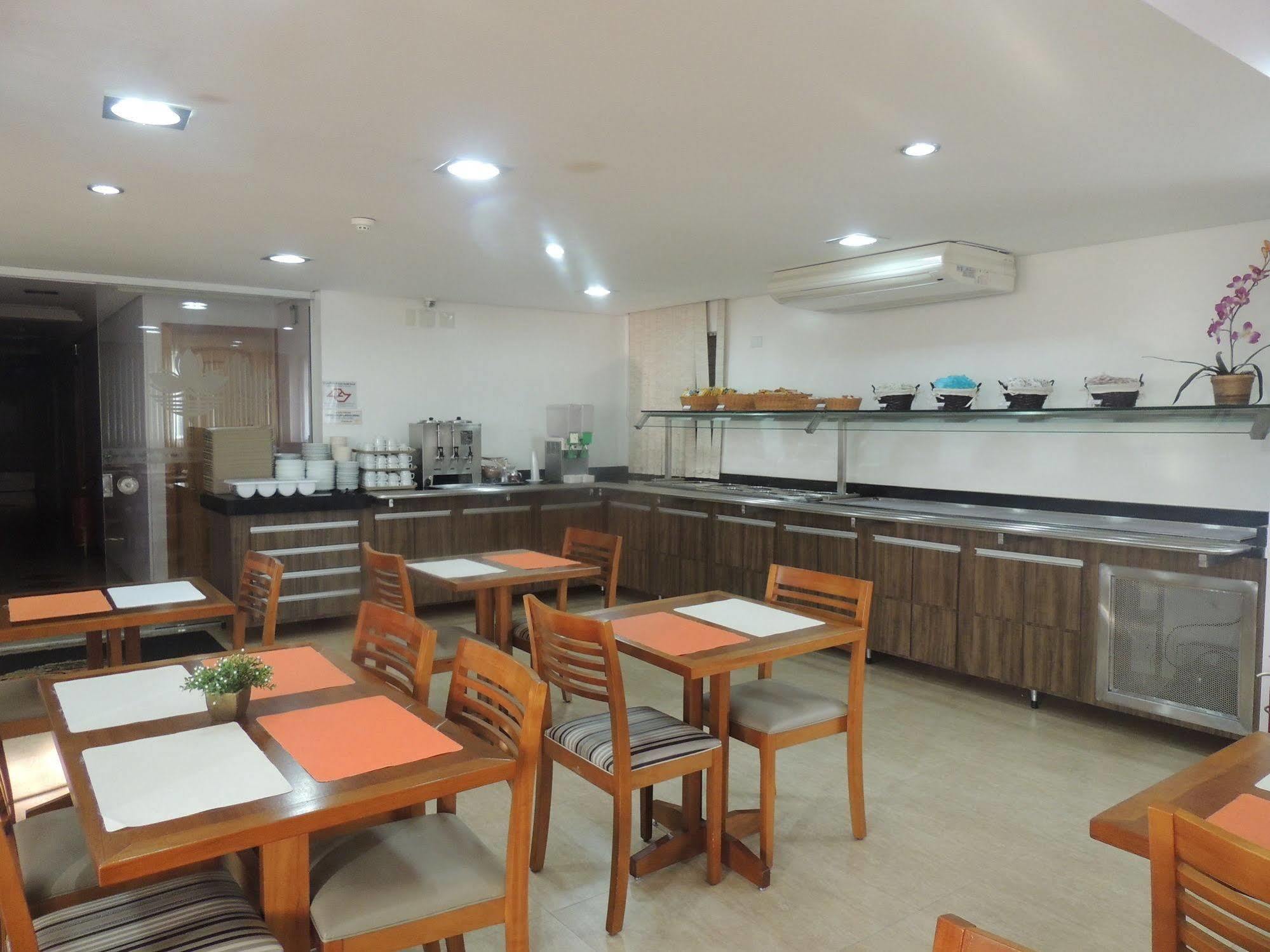 Hotel Luni เซาเปาโล ภายนอก รูปภาพ